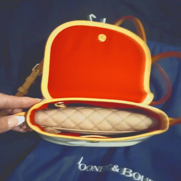 Purse - Picture 2 of 4